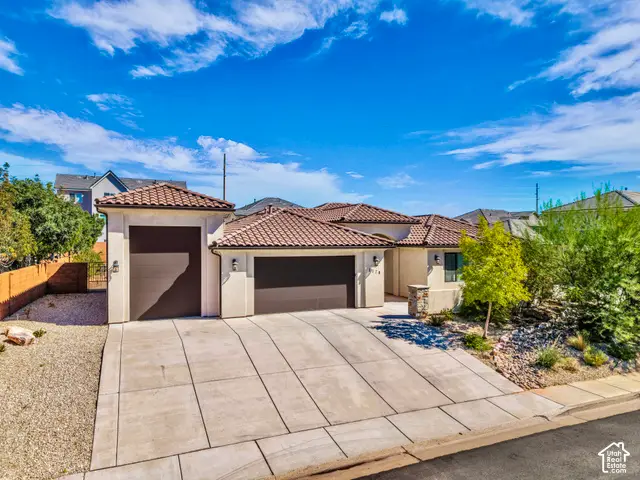 1720 Lava Cove Dr, Santa Clara, UT 84765 - #2