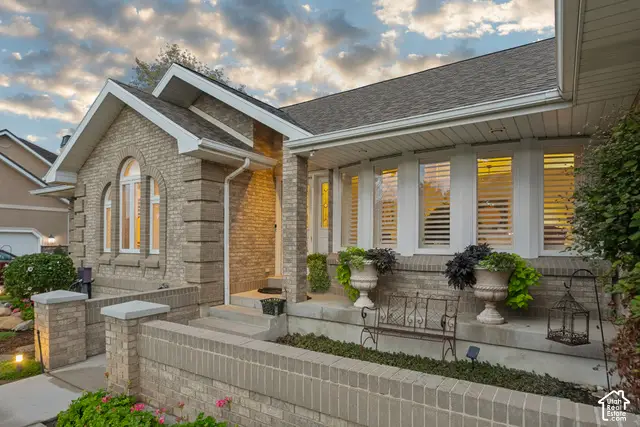 9467 S Overleigh Ct, South Jordan, UT 84095 - #3