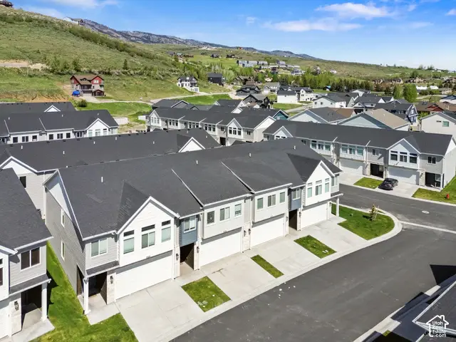 577 N Richland Valley St, Garden City, UT 84028 - #3