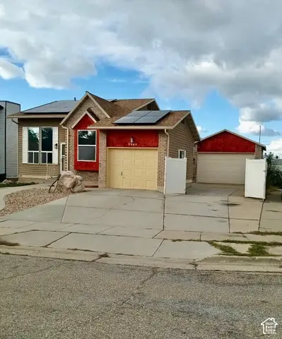 2900 W 5650 S, Roy, UT 84067