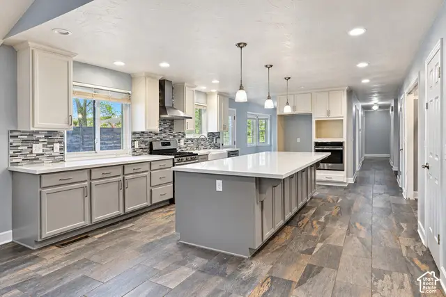 1947 E Viscounti Dr S, Sandy, UT 84093 - #2