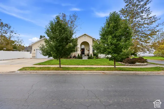 142 Spyglass Dr, Stansbury Park, UT 84074 - #2