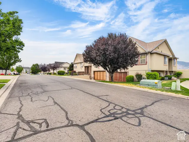 2933 E Somerset Dr, Spanish Fork, UT 84660 - #2