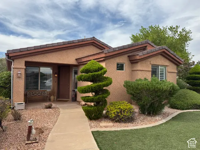 2137 N Sand Sage Ave, Washington, UT 84780 - #2