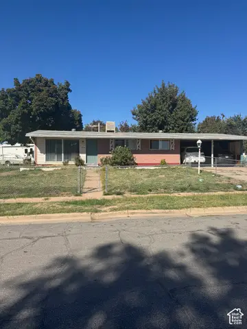 40 Zircon Cir, Layton, UT 84041