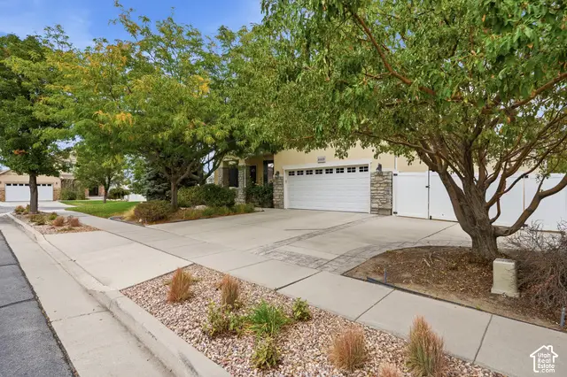 6829 S Bateman Field Dr W, West Jordan, UT 84084 - #3