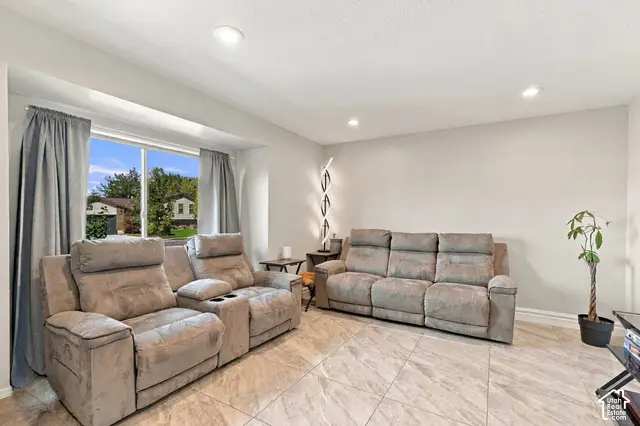 9979 S Albury Rd, Sandy, UT 84092 - #2