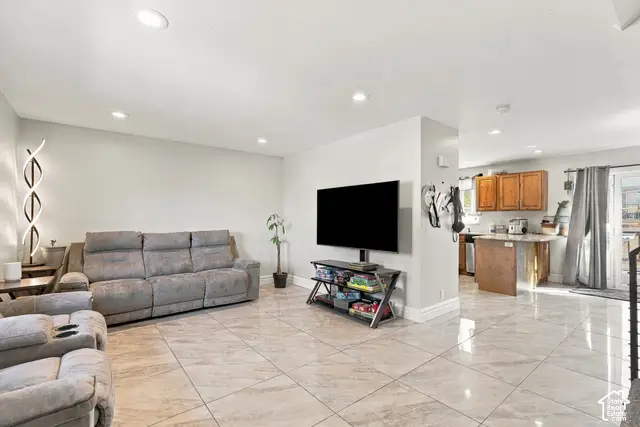 9979 S Albury Rd, Sandy, UT 84092 - #3