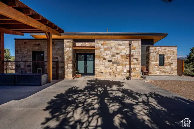 1909 E Long Neck Dr E, Boulder, UT 84716 - #3