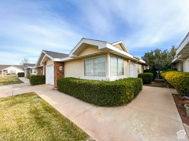 2051 W Canyon View Dr S, Saint George, UT 84770 - #2
