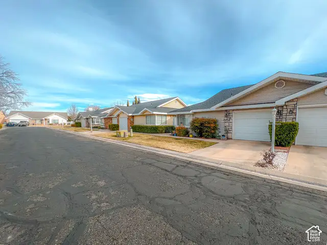2051 W Canyon View Dr S, Saint George, UT 84770 - #3