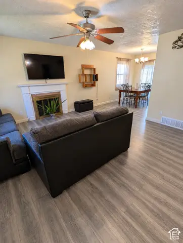 975 W Debonair Dr, Salt Lake City, UT 84116 - #2