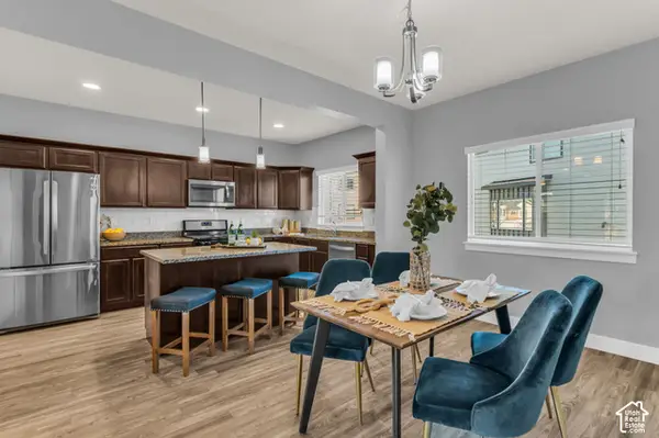 594 W Life Dr, Bluffdale, UT 84065