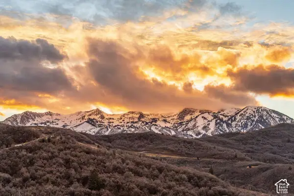 6651 E Chaparral Rd, Huntsville, UT 84317