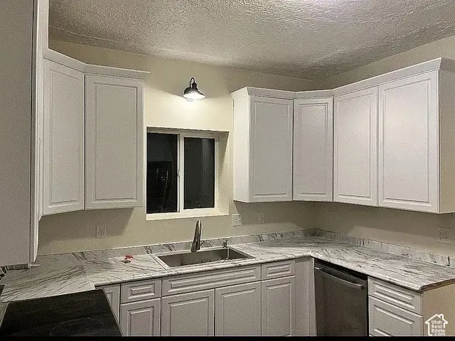 348 Parry St, Ogden, UT 84404 - #3