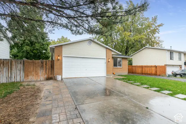 753 E Sandy Dunes Dr S, Sandy, UT 84094 - #2