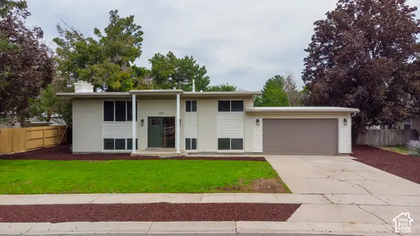 2085 E Castle Hill Ave, Cottonwood Heights, UT 84121