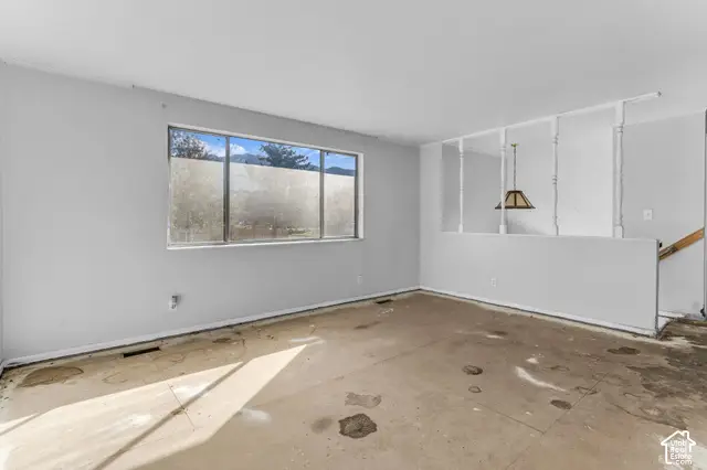10258 S Mount View Dr, Sandy, UT 84070 - #2