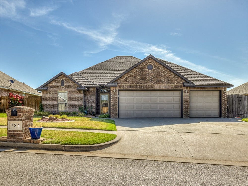 724 Ellsworth Avenue, Yukon, OK 73099 ERA