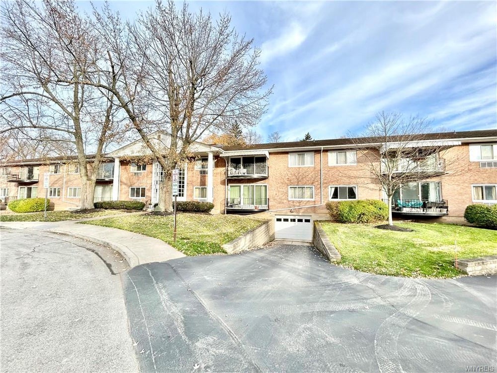 21 Park Lane Court, Williamsville, NY 14221 ERA