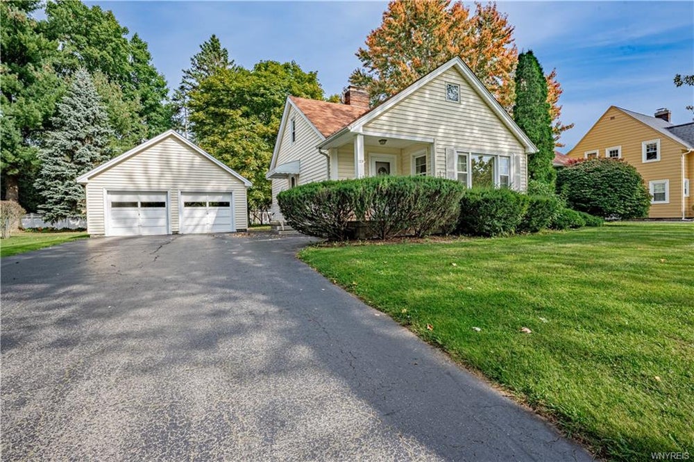 125 Windermere Road, Lockport, NY 14094 ERA