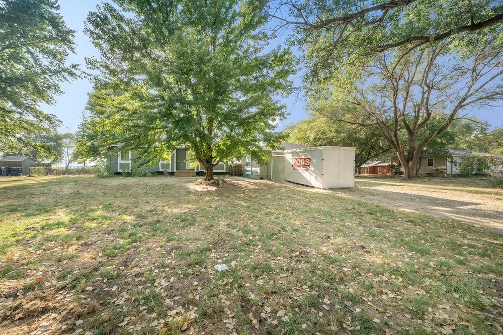 1173 N Oliver, Belle Plaine, KS 67013 ERA