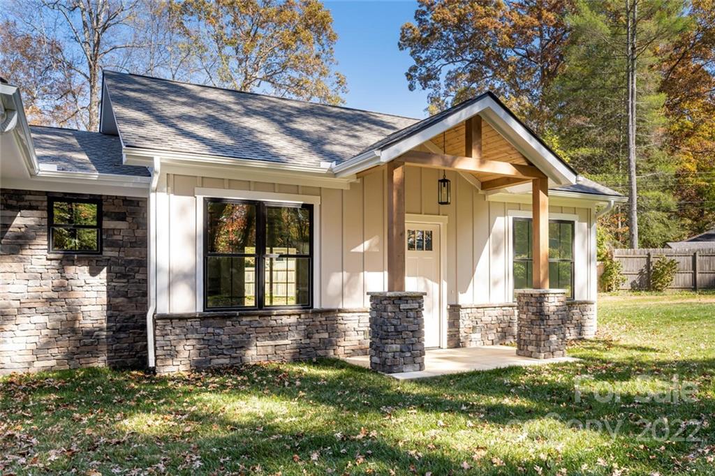 1292 Garden Lane, Hendersonville, NC 28792 - ERA