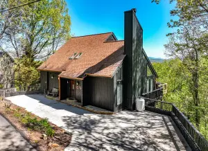 1679 Zurich Road, Gatlinburg, TN 37738