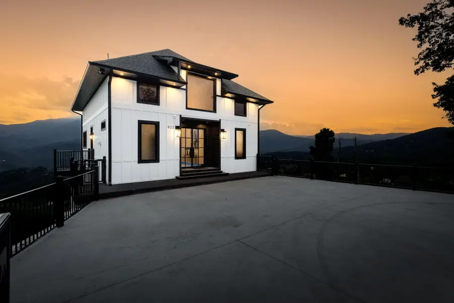 922 Piney Butt Way, Gatlinburg, TN 37738 - #3