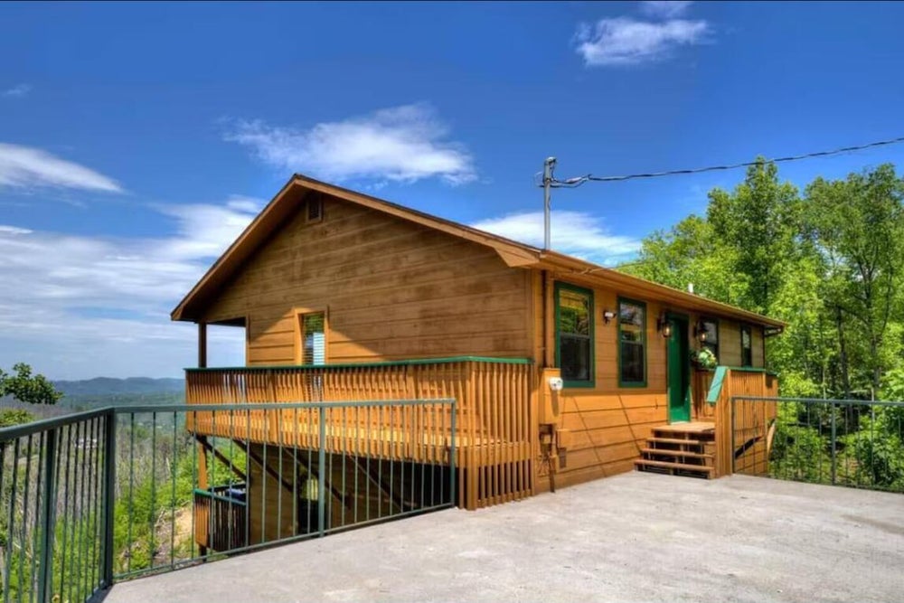 645 Wiley Oakley Drive, Gatlinburg, TN 37738 ERA