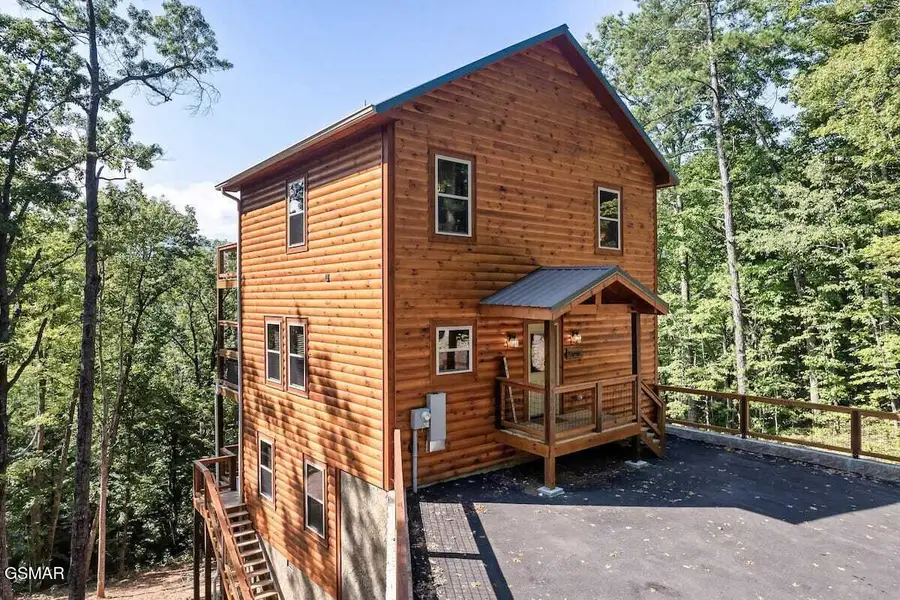 1808 Spring Hill Drive, Sevierville, TN 37876 - Image #3