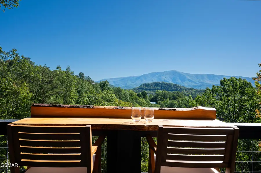 2526 Raccoon Hollow Way, Sevierville, TN 37862 - Image #2