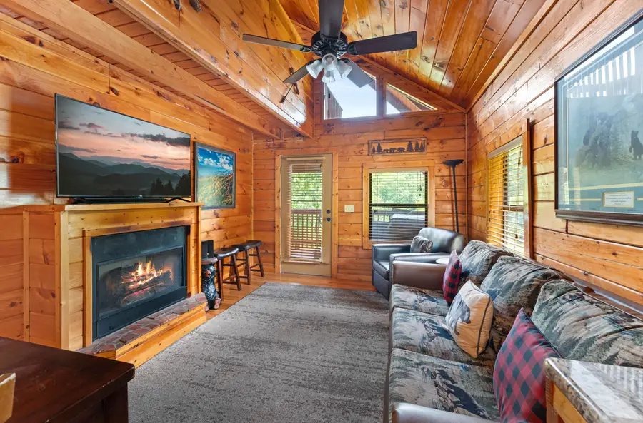 513 Hideaway Ridge Circle, Sevierville, TN 37862 - Image #3