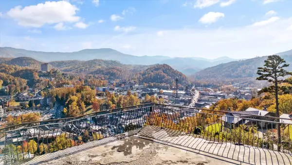 345 Greystone Heights Road, Gatlinburg, TN 37738