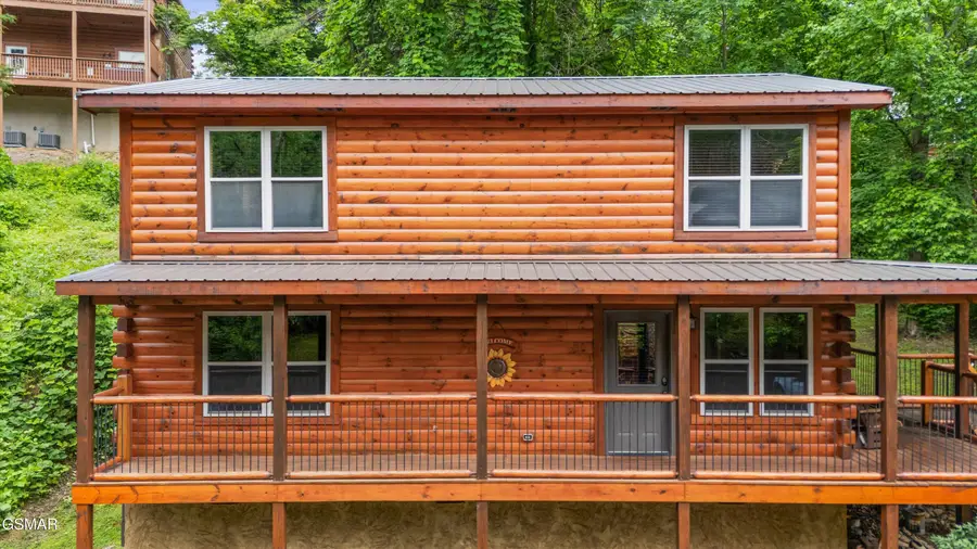 2377 Alpine Village Way, Pigeon Forge, TN 37863 - Image #2