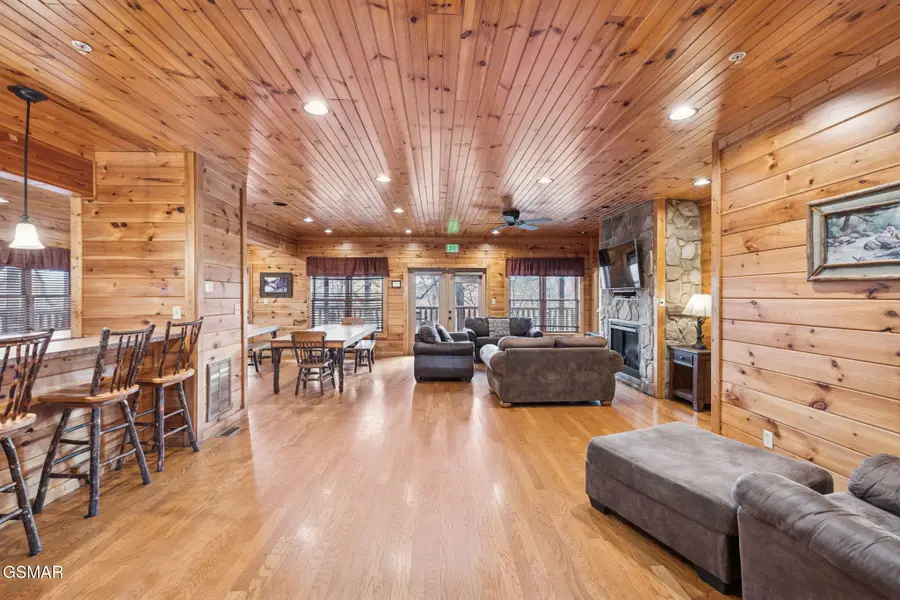 320 Poplar Point Way, Gatlinburg, TN 37738 - Image #2