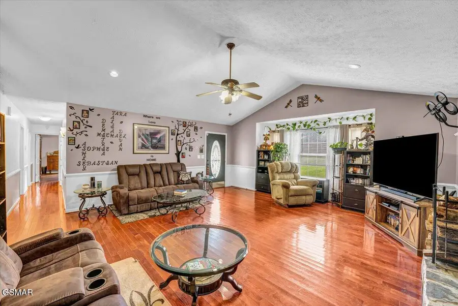 3333 Oma Lee Drive, Sevierville, TN 37876 - Image #2