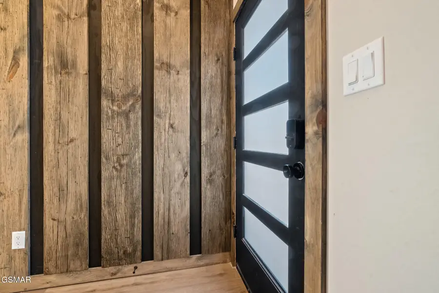 542 Warbonnet Way Way, Pigeon Forge, TN 37863 - Image #2