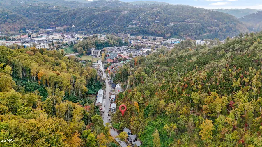 483 Baskins Creek Road, Gatlinburg, TN 37738 - Image #3