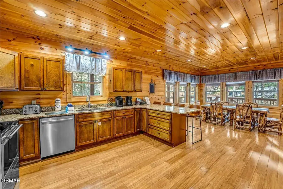 2740 Mountain View Circle, Sevierville, TN 37862 - Image #3