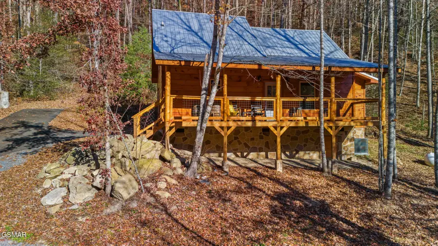 3879 Henry Town Rd, Sevierville, TN 37876 - Image #2