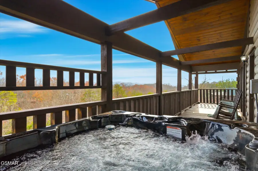 2016 Oakmont Drive, Sevierville, TN 37876 - Image #2