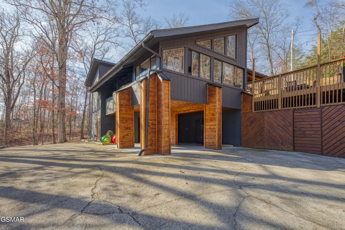 333 Enchanted Forest Lane, Sevierville, TN 37876 - Image #1