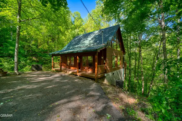 1705 Jacks Pass, Sevierville, TN 37876