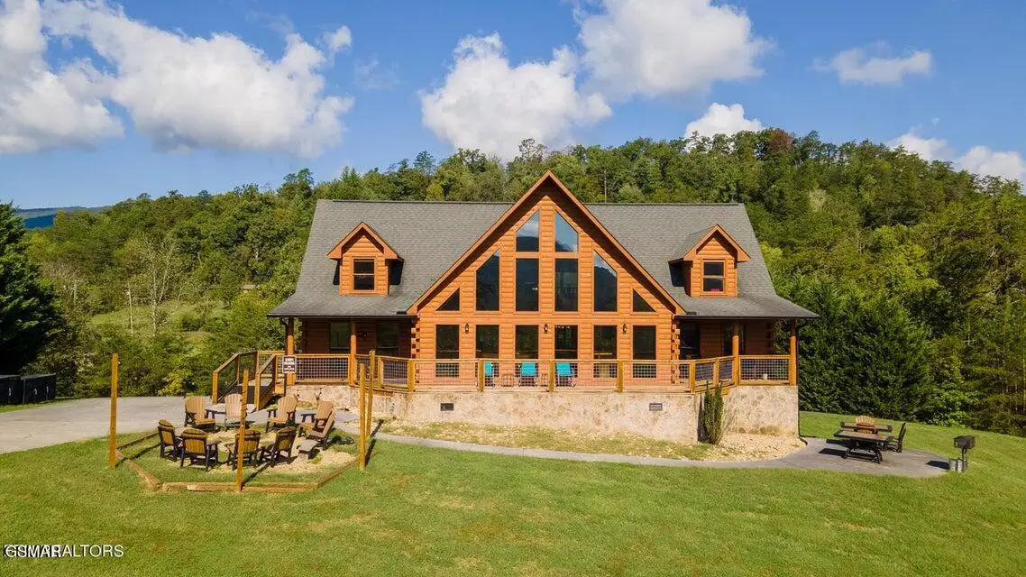 2715 Dayne Dr, Sevierville, TN 37876 - Image #1