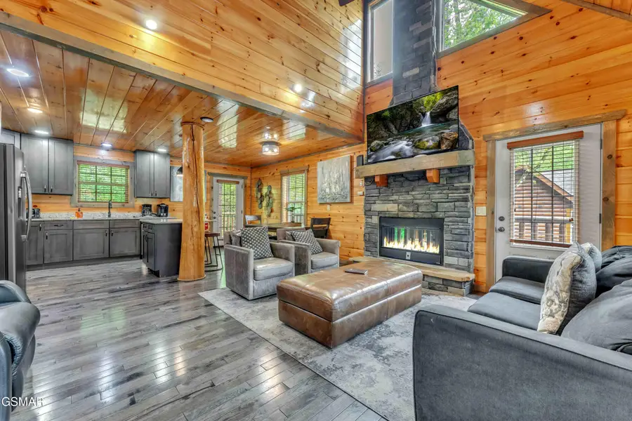 2378 Alpine Village Way, Pigeon Forge, TN 37863 - Image #3