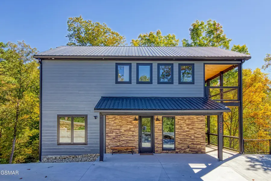 1028 Old Cartertown Rd Road, Gatlinburg, TN 37738 - Image #2