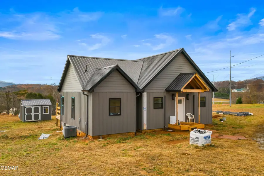 141 E Robert E Lee Drive, Newport, TN 37821 - Image #2