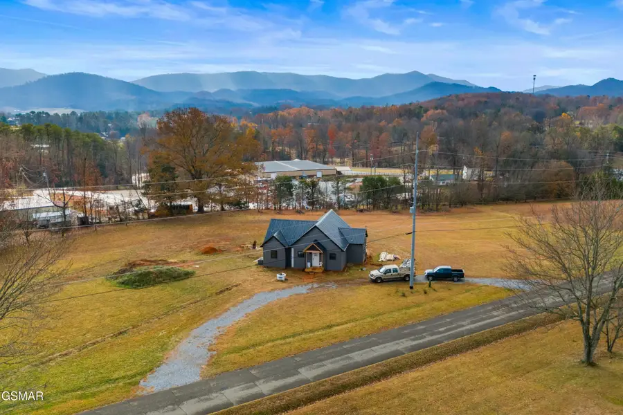 141 E Robert E Lee Drive, Newport, TN 37821 - Image #3