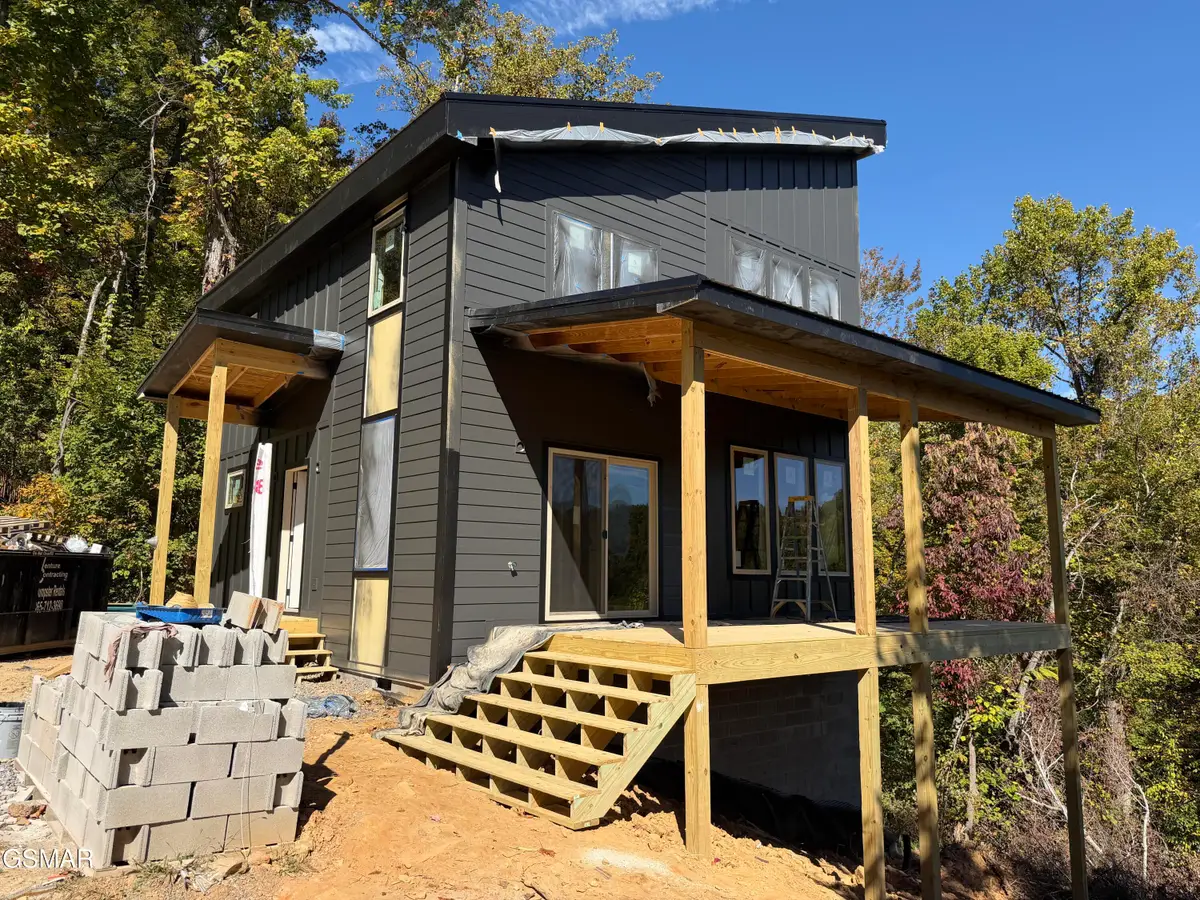916 Smoky Ct, Gatlinburg, TN 37738 - Image #1